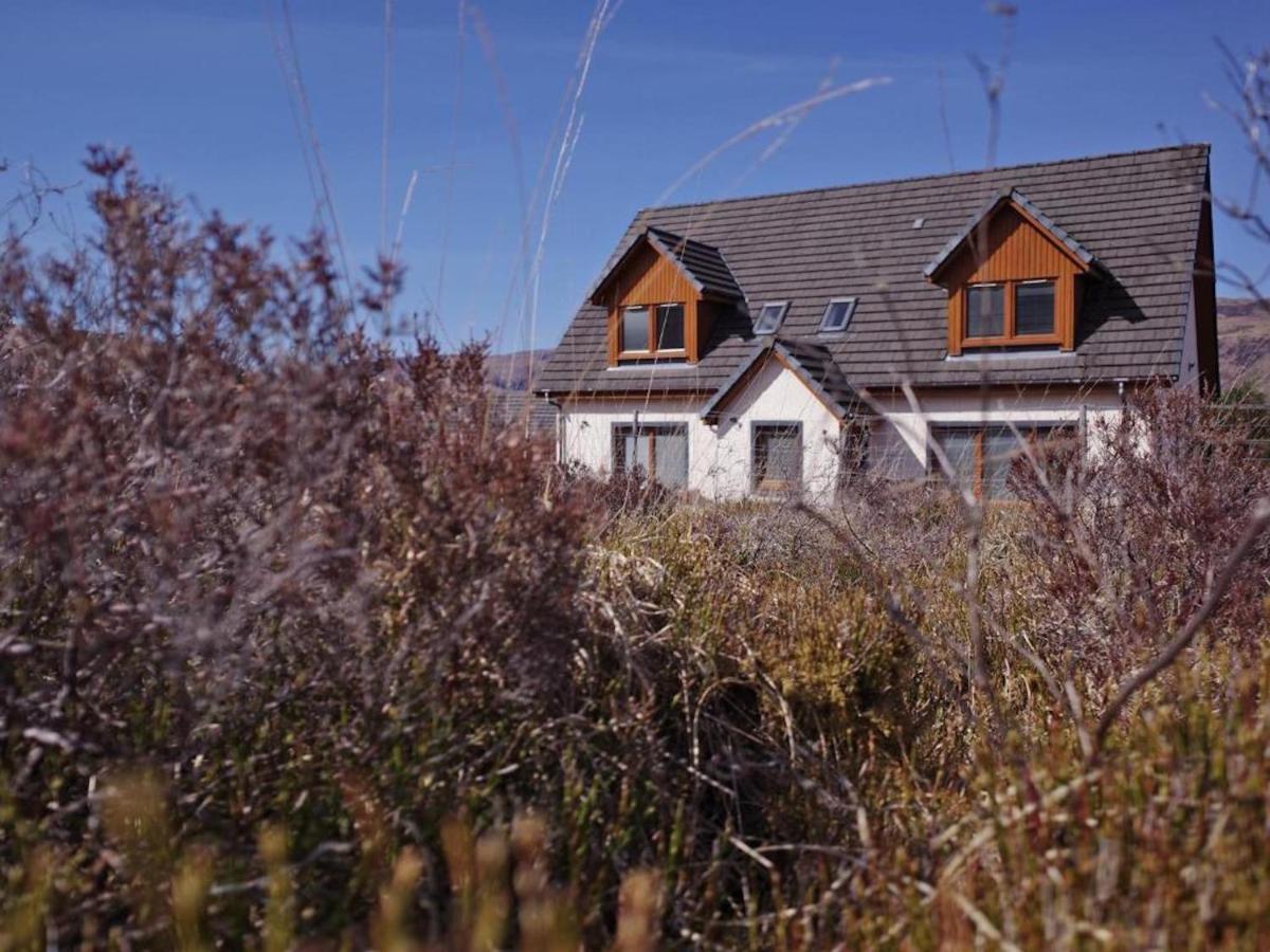 Highland Stays - Ben View Room & Jacuzzi Bath Fort William Exterior foto